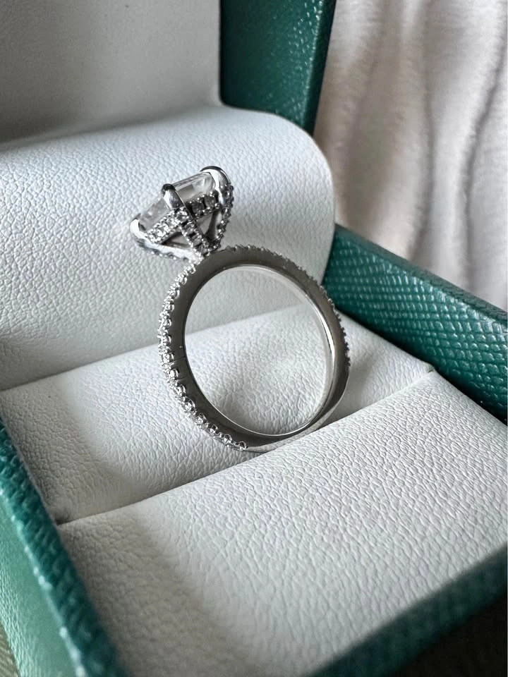 Emerald Cut Engagement Ring - photo 4
