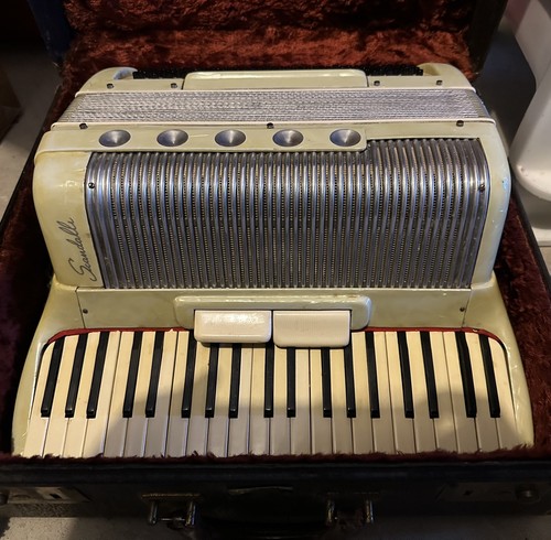 Scandalli Accordion 41 keys, 120 bass, 2 treble switches