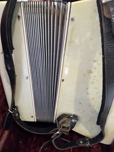 Scandalli Accordion 41 keys, 120 bass, 2 treble switches - photo 4
