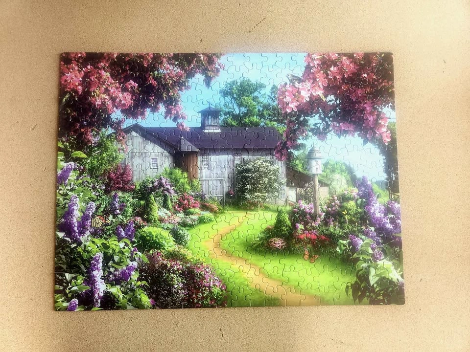 Set of 4 300-piece Puzzle Lot - photo 3