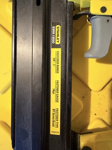 Stanley SWK1850 18 Gauge Pneumatic Brad Nailer 5/8”-2” - photo 2
