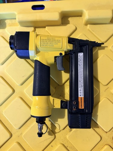 Stanley SWK1850 18 Gauge Pneumatic Brad Nailer 5/8”-2” - photo 3