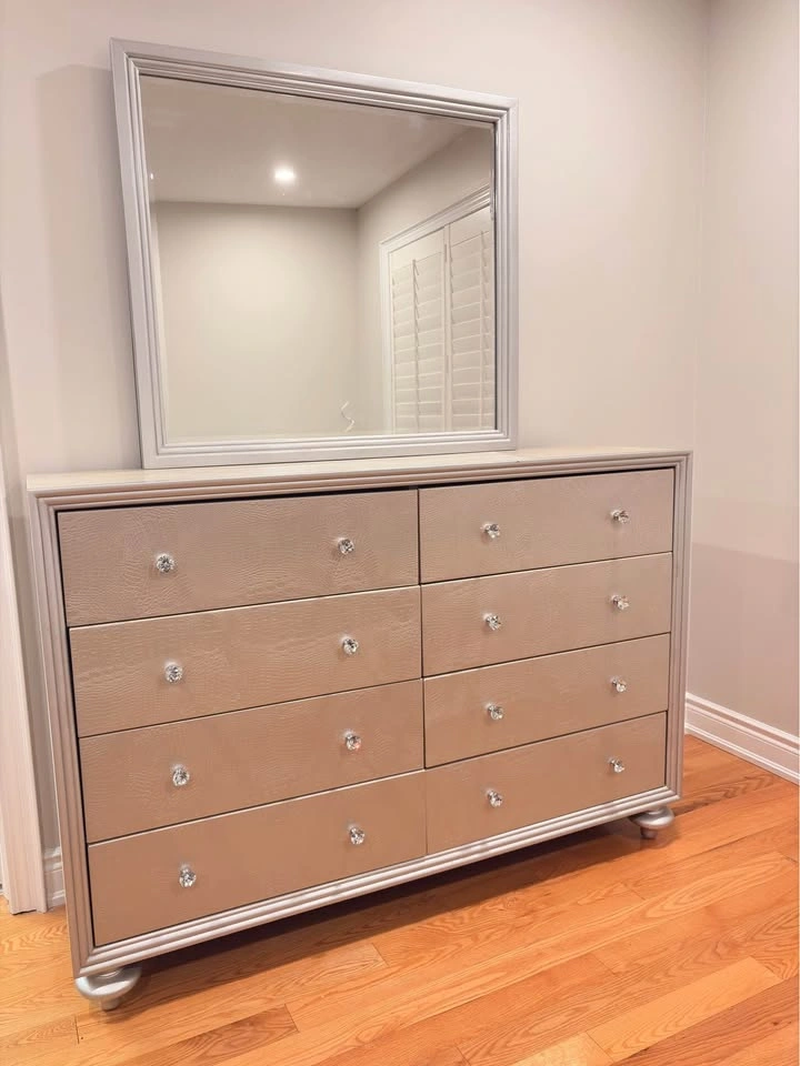 Queen Bedroom Set – Bed + 2 Nightstands + Dresser + Tallboy - photo 3