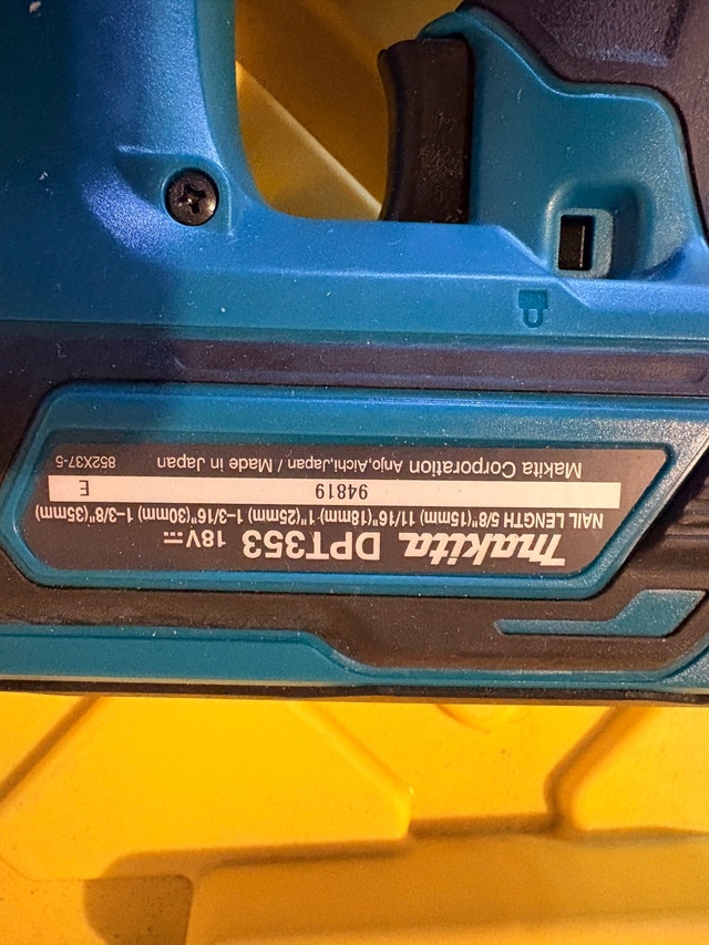 Makita DPT353 18V LXT Cordless Pin Nailer - photo 3