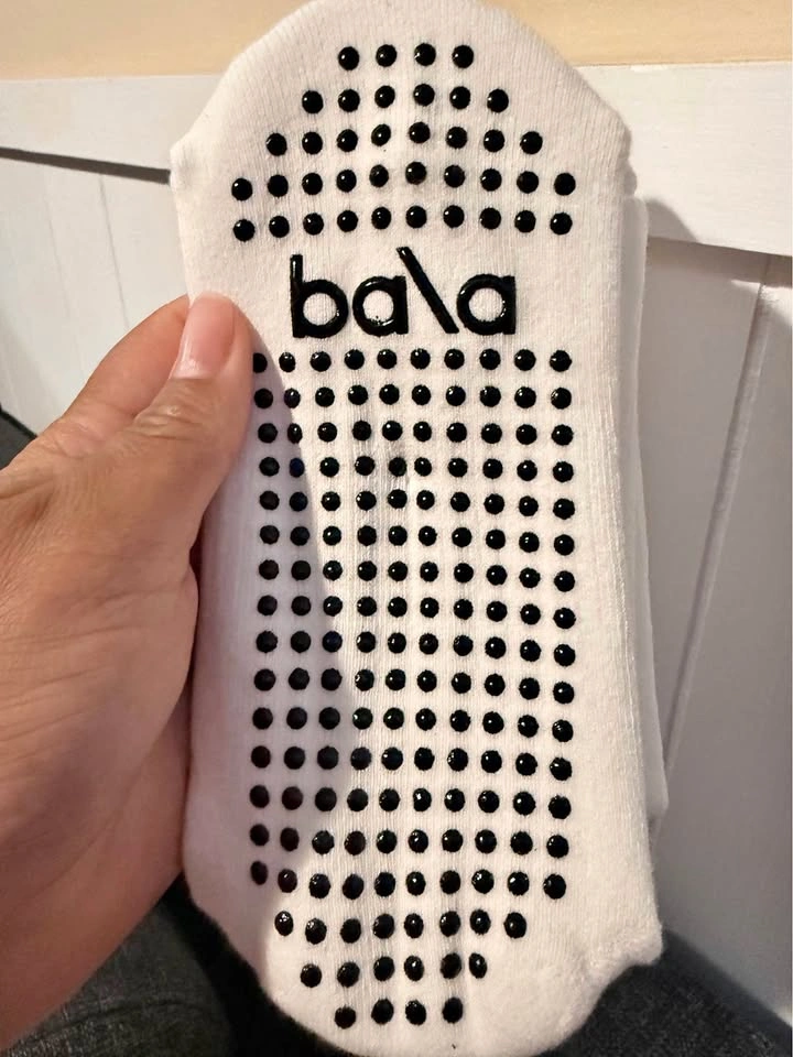 BN pilates socks