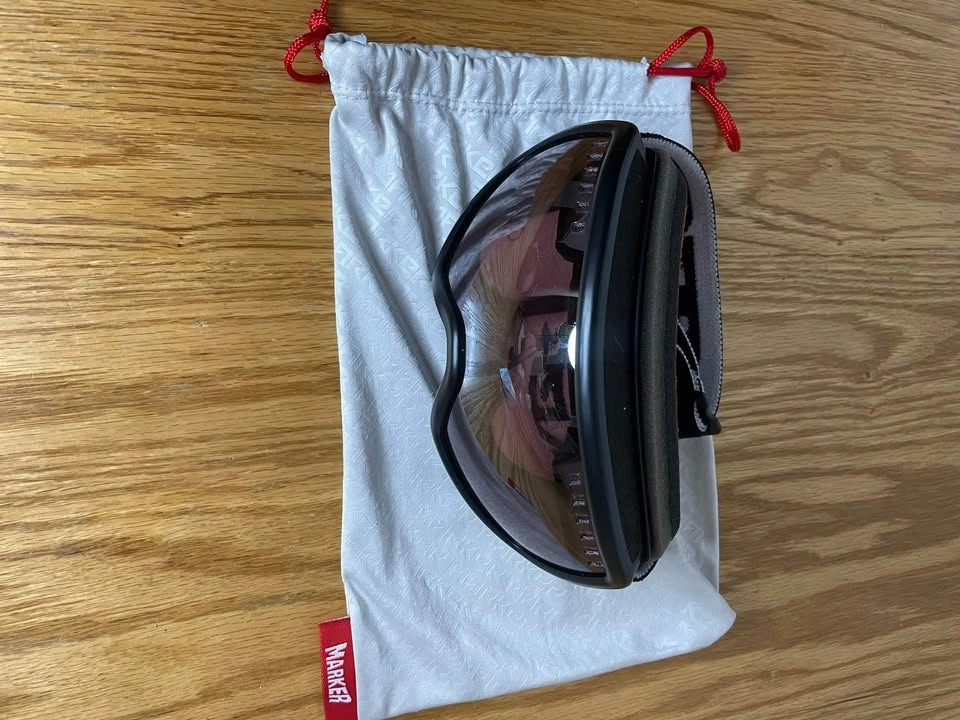 Marker ski goggles