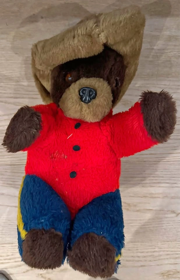Vintage Canadian Mara Toys Mountie / Western Bear