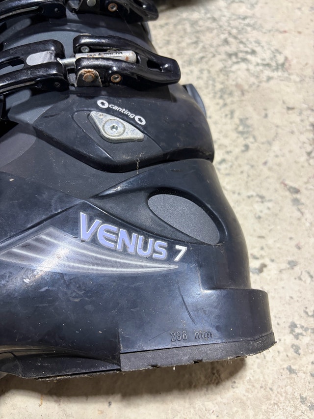Lange Venus 7 Women’s Ski Boots – 24.5 (US 7.5–8) - photo 4