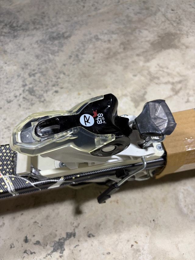 ROSSIGNOL 163 CM DOWNHILL / ALPINE SKIS + AXIUM 100 BINDINGS - photo 3