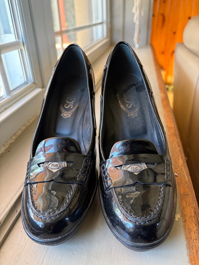 Authentic Tod’s Patent Leather Loafer Heels – EU 38 - photo 2