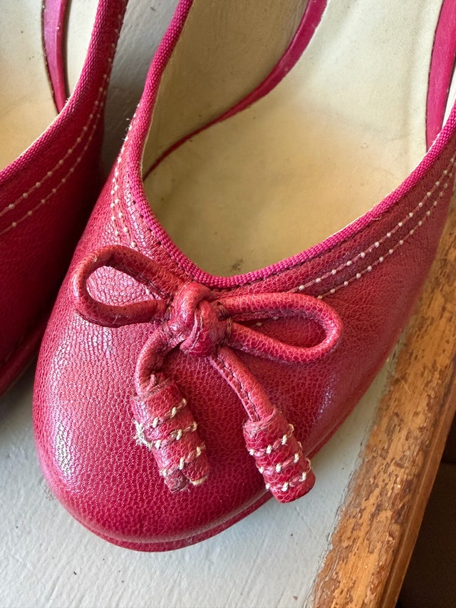 Clarks Leather Pumps – Women’s US/Canada 6 – Pristine Condition - photo 4