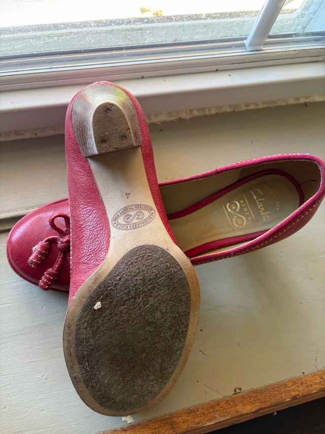 Clarks Leather Pumps – Women’s US/Canada 6 – Pristine Condition - photo 5