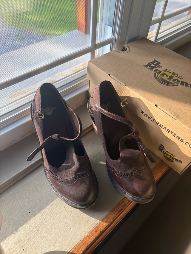 Dr. Martens Brown Leather Mary Jane Heels – Women’s US 7 / EU 38