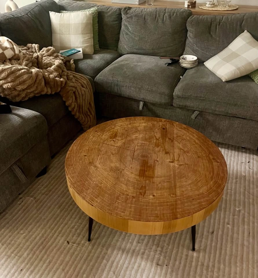 Round Wood-Look Coffee Table – 31.5” – Lightweight - photo 5