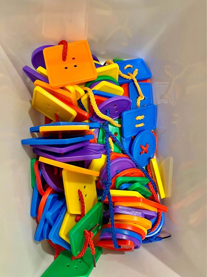 Lacing beads toy