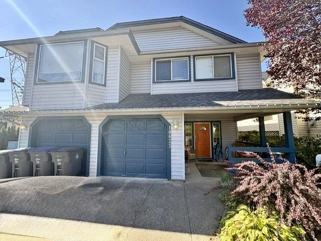 3 Beds 3 Baths - House