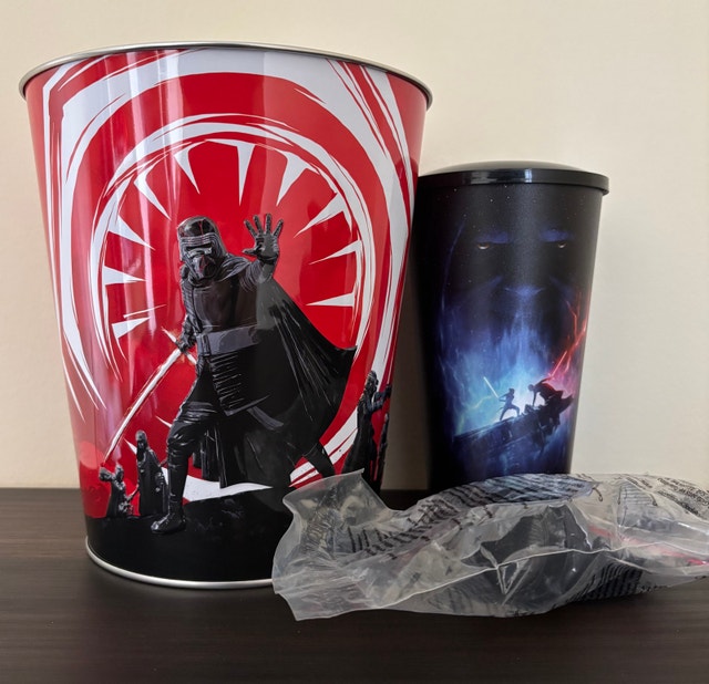 Cineplex Star Wars The Rise Of Skywalker Set