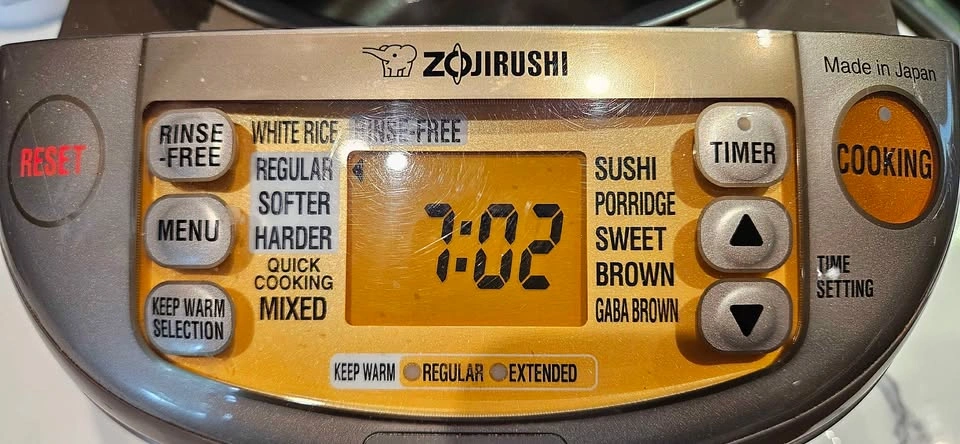 Zojirushi Pressure Induction Heating Rice Cooker - photo 4