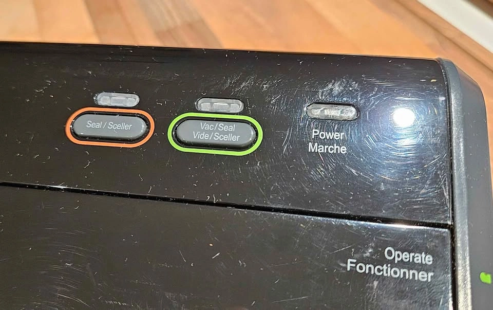 FoodSaver Vacuum Sealer - photo 4