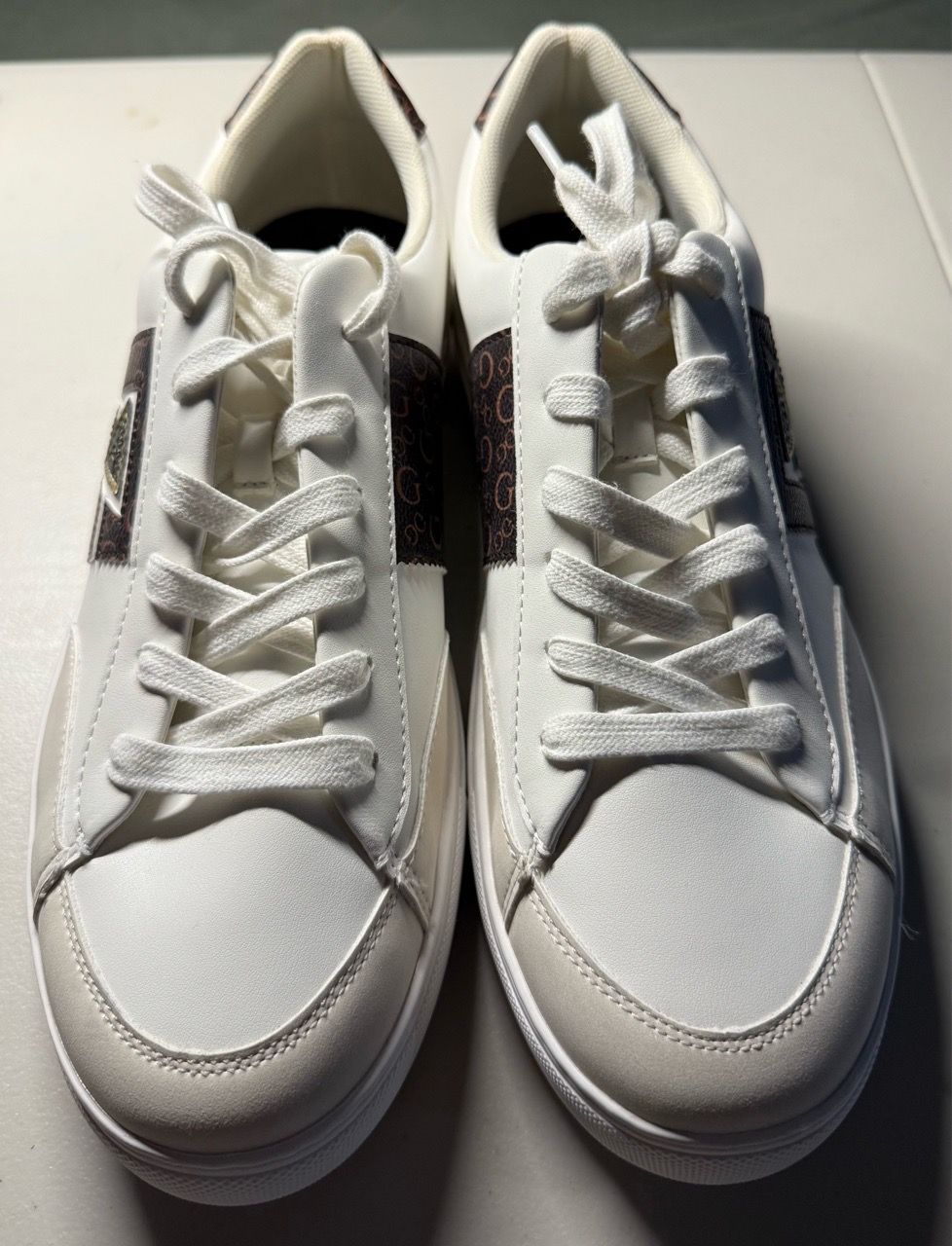 GUESS White GMBULLMAN-M shoes Men’s Size 11.5 - photo 2