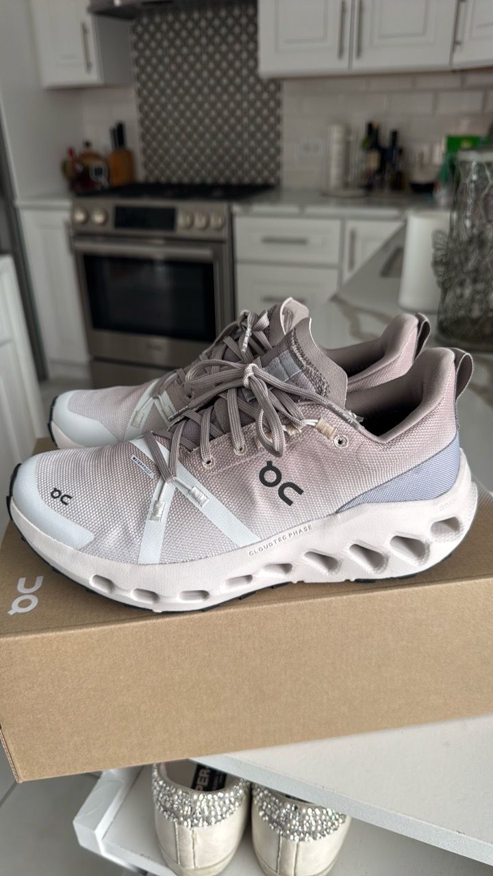 OC On Cloud Cloudsurfer Trail WP Ombre Tan Gray Women Size 7