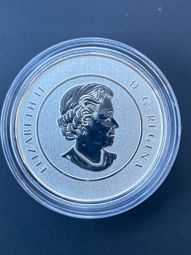 Royal Canadian Mint 2015 Gingerbread Man Fine Silver Coin - photo 2