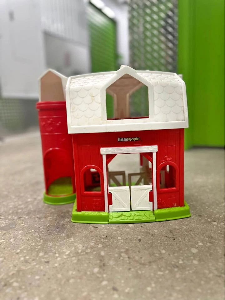 Barn from the Fisher-Price Little People Animal Friends Farm