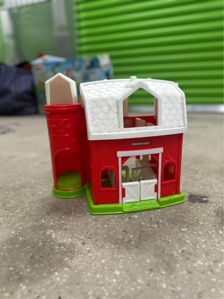 Barn from the Fisher-Price Little People Animal Friends Farm - photo 3
