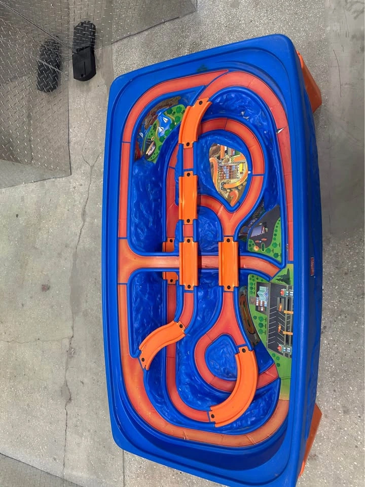 Vintage Step2 Hot Wheels Car & Track Play Table - photo 3