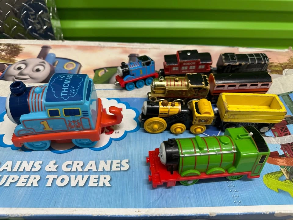 Thomas & Friends Trains & Cranes Super Tower + Free Trains - photo 3