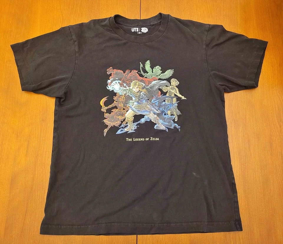 Uniqlo UT The Legend of Zelda: Tears of the Kingdom T-Shirt Smal