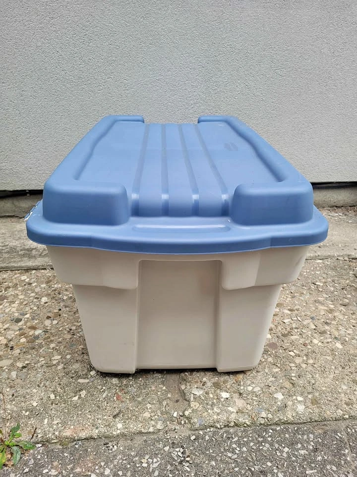 Rubbermaid Roughneck Storage Tote