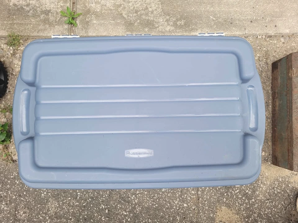 Rubbermaid Roughneck Storage Tote - photo 3