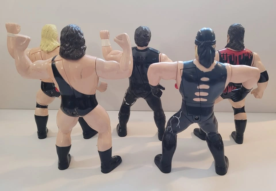 Lot of 1997 OSFT WCW MONDAY VIBRATING FIGURES Sting Hulk Hogan - photo 3