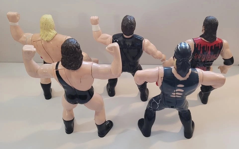 Lot of 1997 OSFT WCW MONDAY VIBRATING FIGURES Sting Hulk Hogan - photo 4