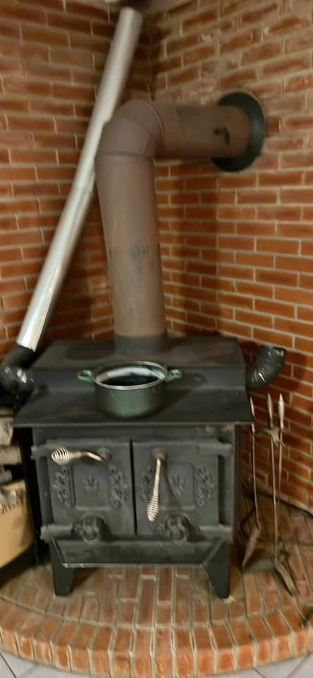 Wood Burning Fire Unit, Rarely used. Price to be negotiated.
