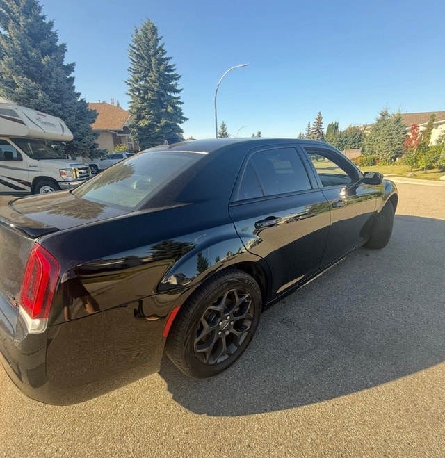 2022 Chrysler 300 S AWD 3.6L V6 - photo 3