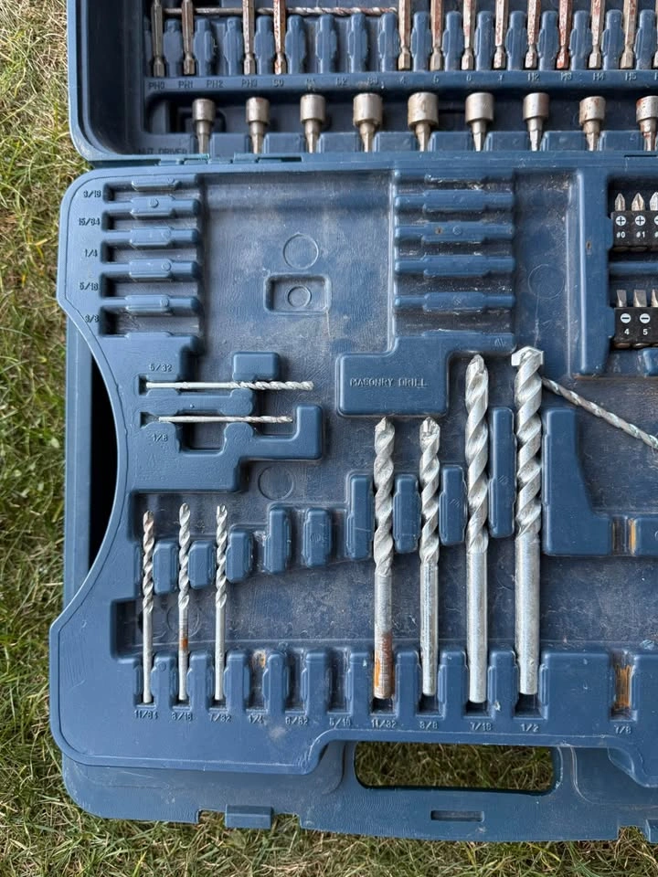 Mastercraft Drill Bit Tool Set with Hammer Drill - photo 2