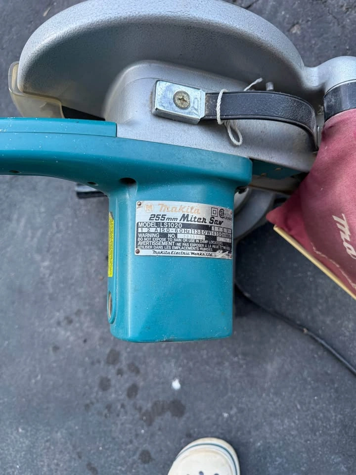 Makita Mitre Saw - photo 4