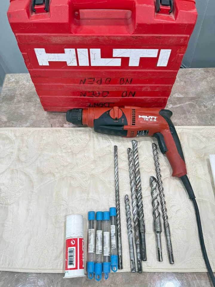 HILTI Rotary Hammer Drill With Drill Bit Tool Set