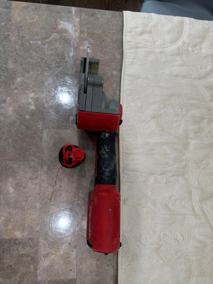 Milwaukee M12 Cordless Brushless Pipe Cutter Shear - photo 5