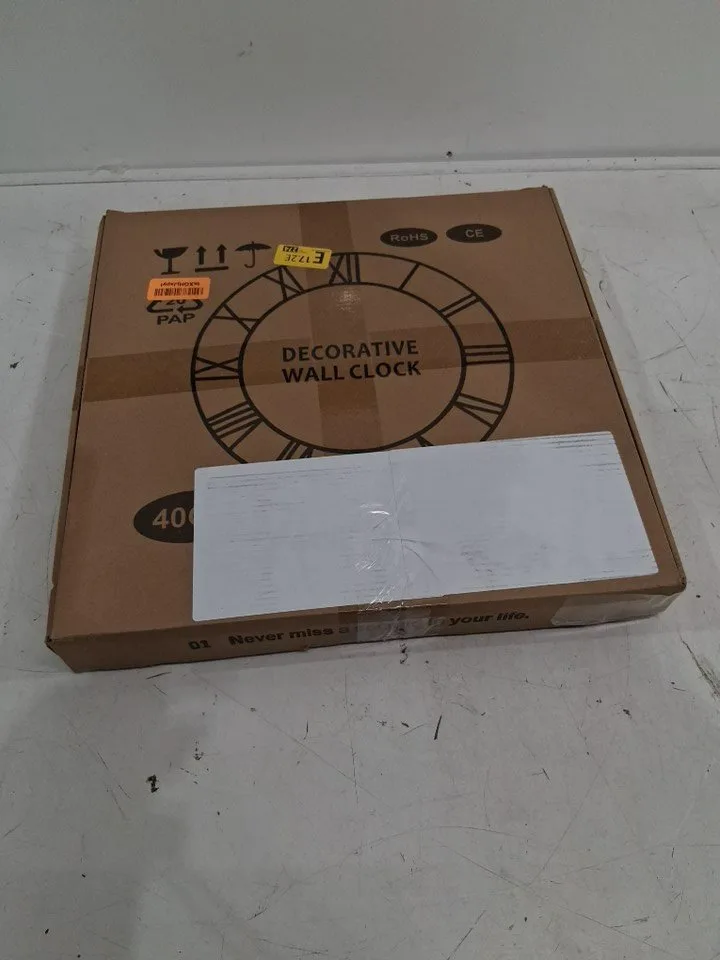 Quiet Non-Ticking Wall Clock - Gold Frame image indicator(9)