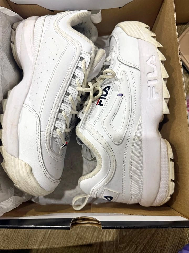 FILA Disruptor 2 White Sneakers Size 8.5