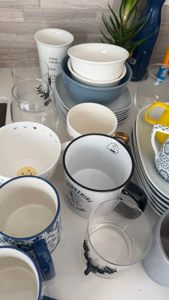 Large Assorted Kitchenware and Cookware Lot - photo 2