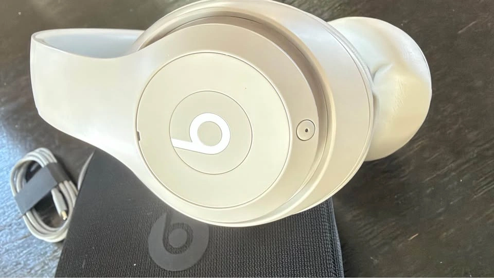 Beats Studio Pro Wireless Headphones - photo 2