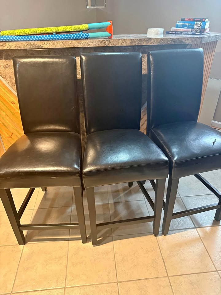 3 black bar/ island table chairs