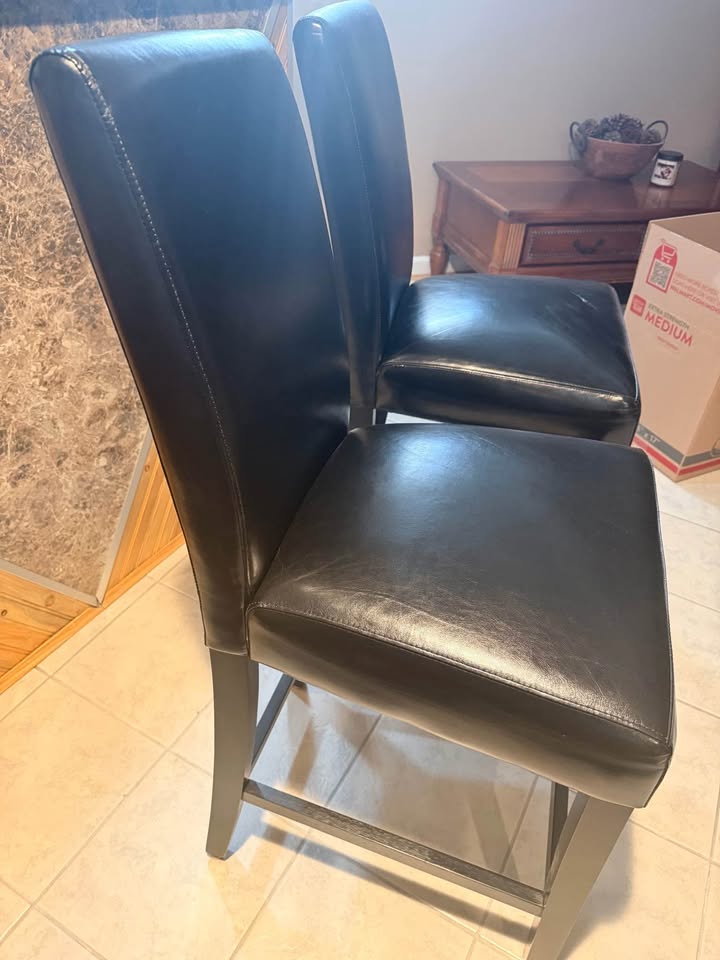 3 black bar/ island table chairs - photo 2