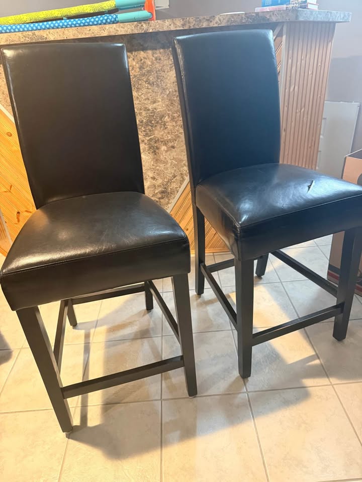 3 black bar/ island table chairs - photo 3
