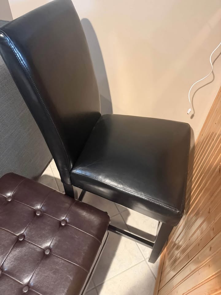 3 black bar/ island table chairs - photo 4