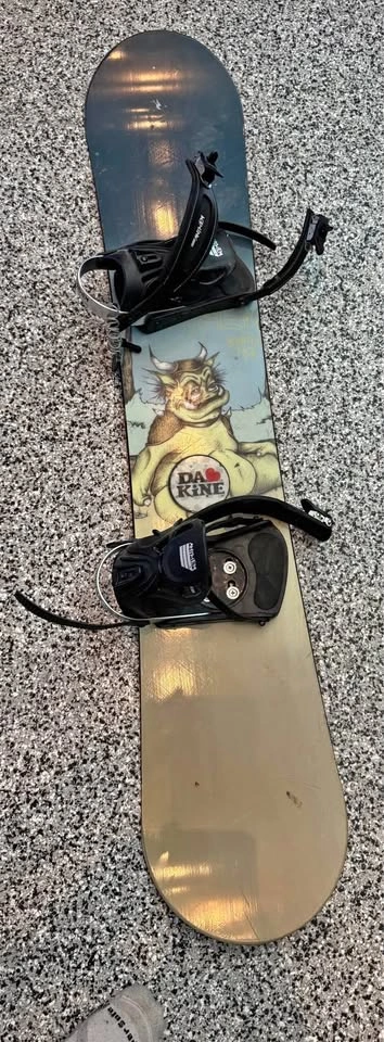 Dakine Snowboard Package – Board, Bindings, Boots & Goggles
